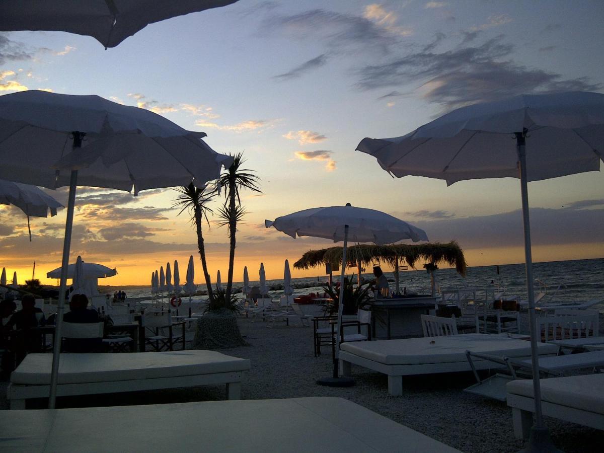 Villa Sant'Elena Morro d'Alba ภายนอก รูปภาพ